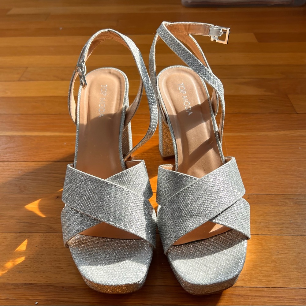 TOP Moda Glittering Silver Heels